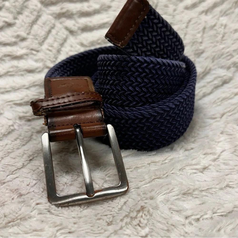 DOCKERS! COMFORT STRETCH WOVEN NAVY AND BROWN LEATHER TRIM BELT, ADJUSTABLE